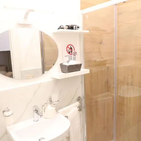 招待所 Frontemare 4*